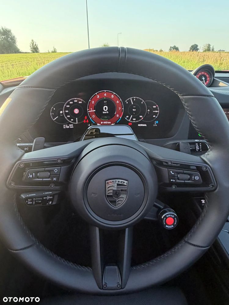 Porsche 911 Turbo S - 18