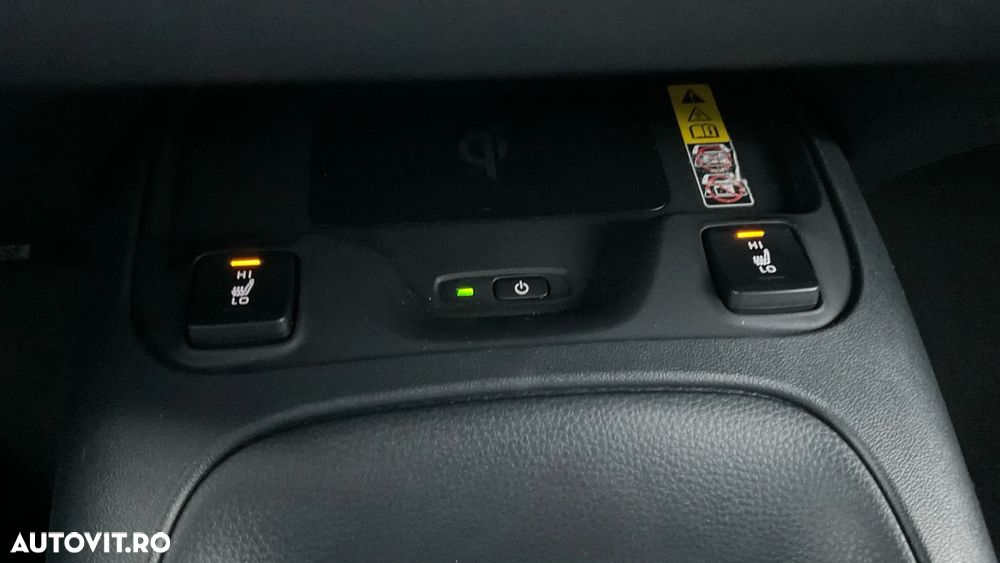 Toyota Corolla TS 1.8 HSD Dynamic - 31