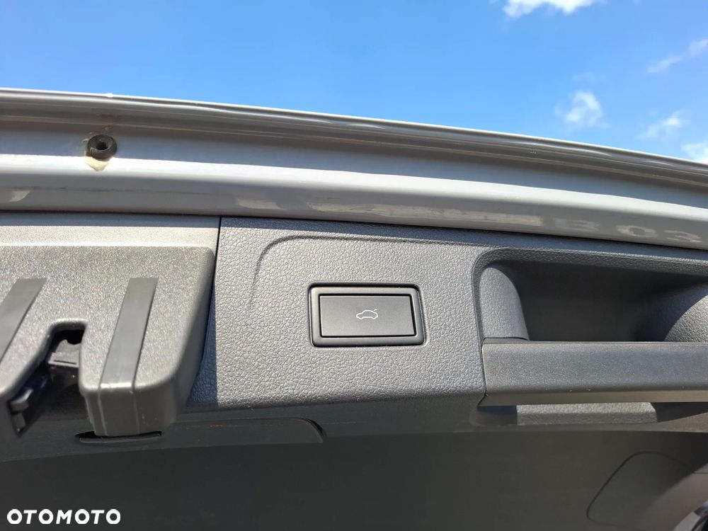 Volkswagen Passat Variant 2.0 TDI EVO Business DSG - 15