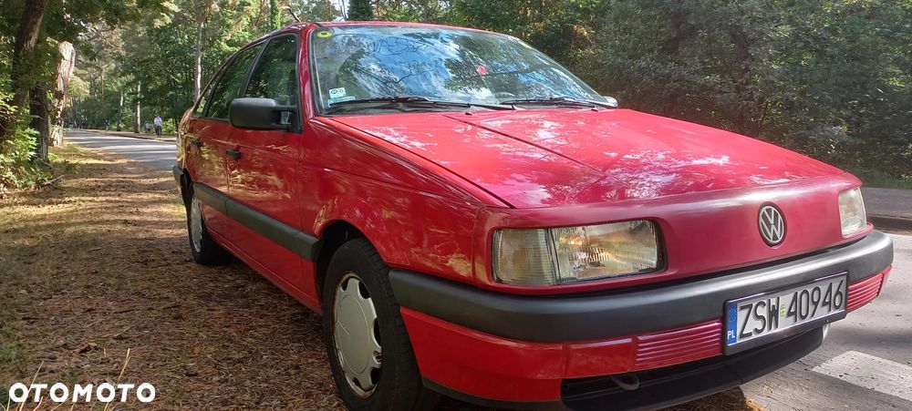 Volkswagen Passat 1.9 TD CL - 1