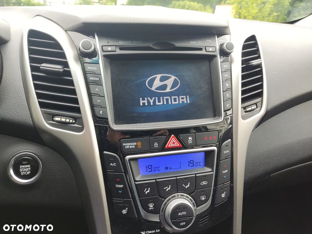 Hyundai i30 blue Kombi 1.6 GDi Passion - 12