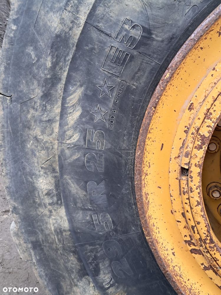 Volvo A25 - 10