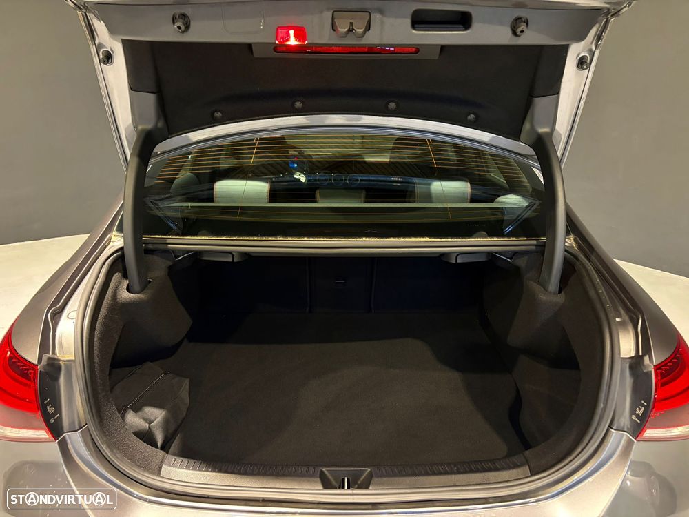 Mercedes-Benz A 250 Limousine e 8G-DCT AMG Line - 13