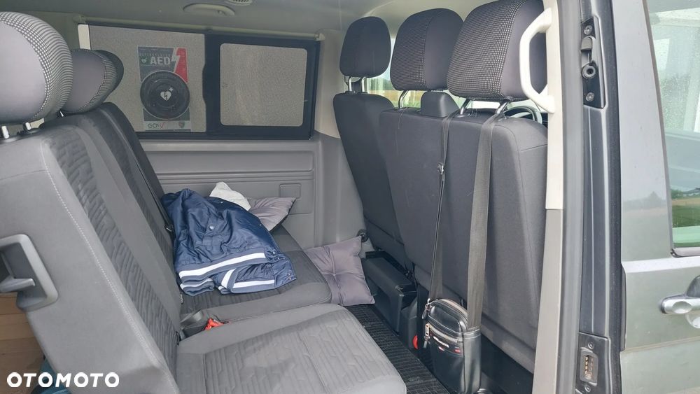 Volkswagen Caravelle - 7