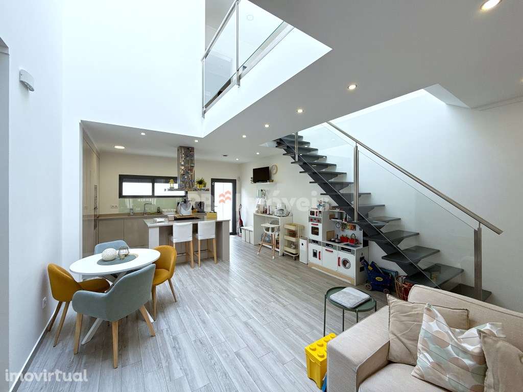 Moradia T3+1 no centro do Entroncamento C/Garagem - Grande imagem: 2/53