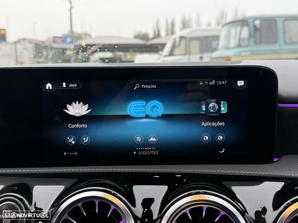 Mercedes-Benz A 250 Limousine e AMG Line - 35