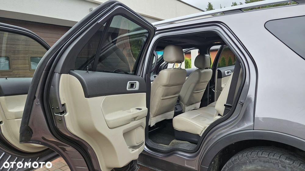 Ford Explorer - 8