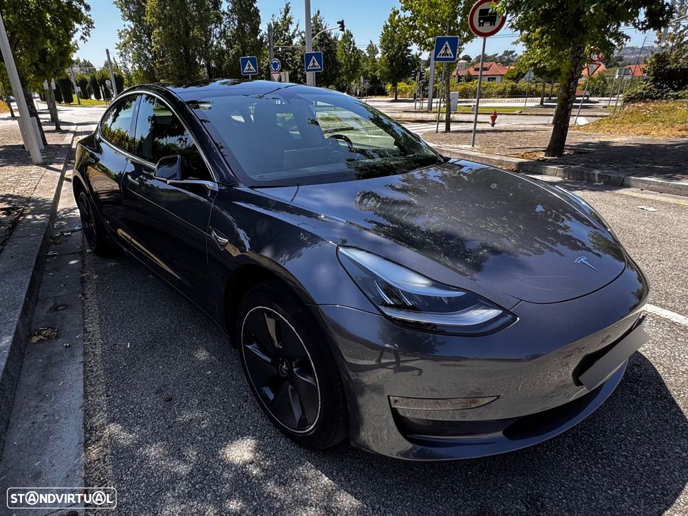 Tesla Model 3 - 1