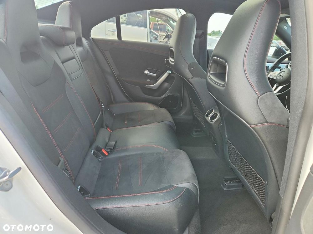 Mercedes-Benz CLA 250 4Matic 7G-DCT AMG Line - 9