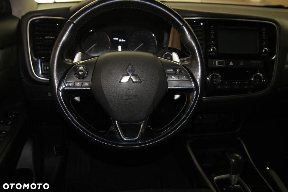 Mitsubishi Outlander 2.0 Intense 4WD CVT - 9