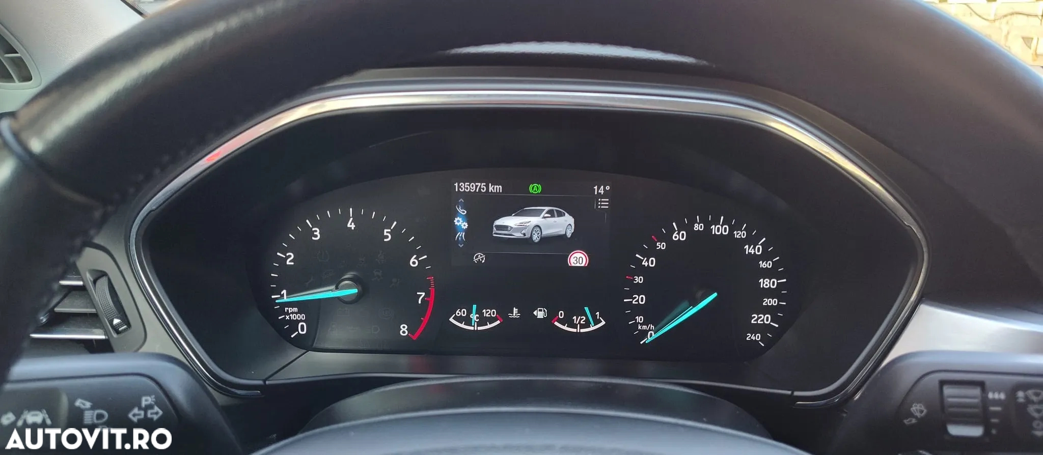 Ford Focus 1.0 EcoBoost Titanium Business - 12