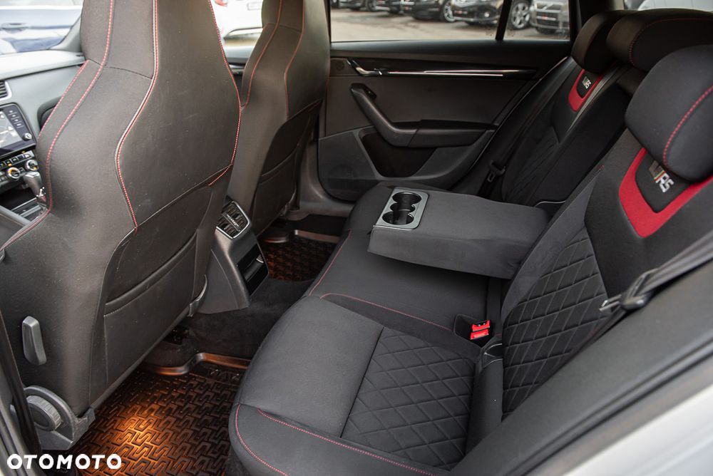 Skoda Octavia 2.0 TDI 4x4 DSG RS - 19