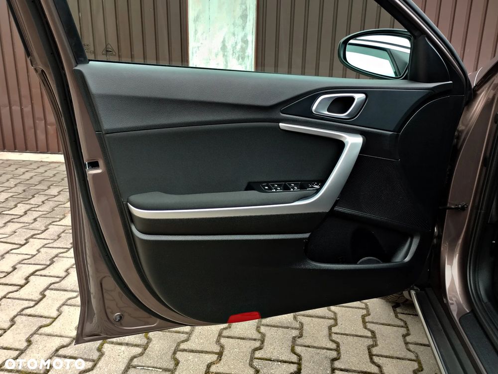 Kia XCeed - 33