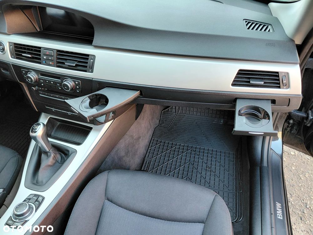 BMW Seria 3 320d DPF Edition Sport - 21