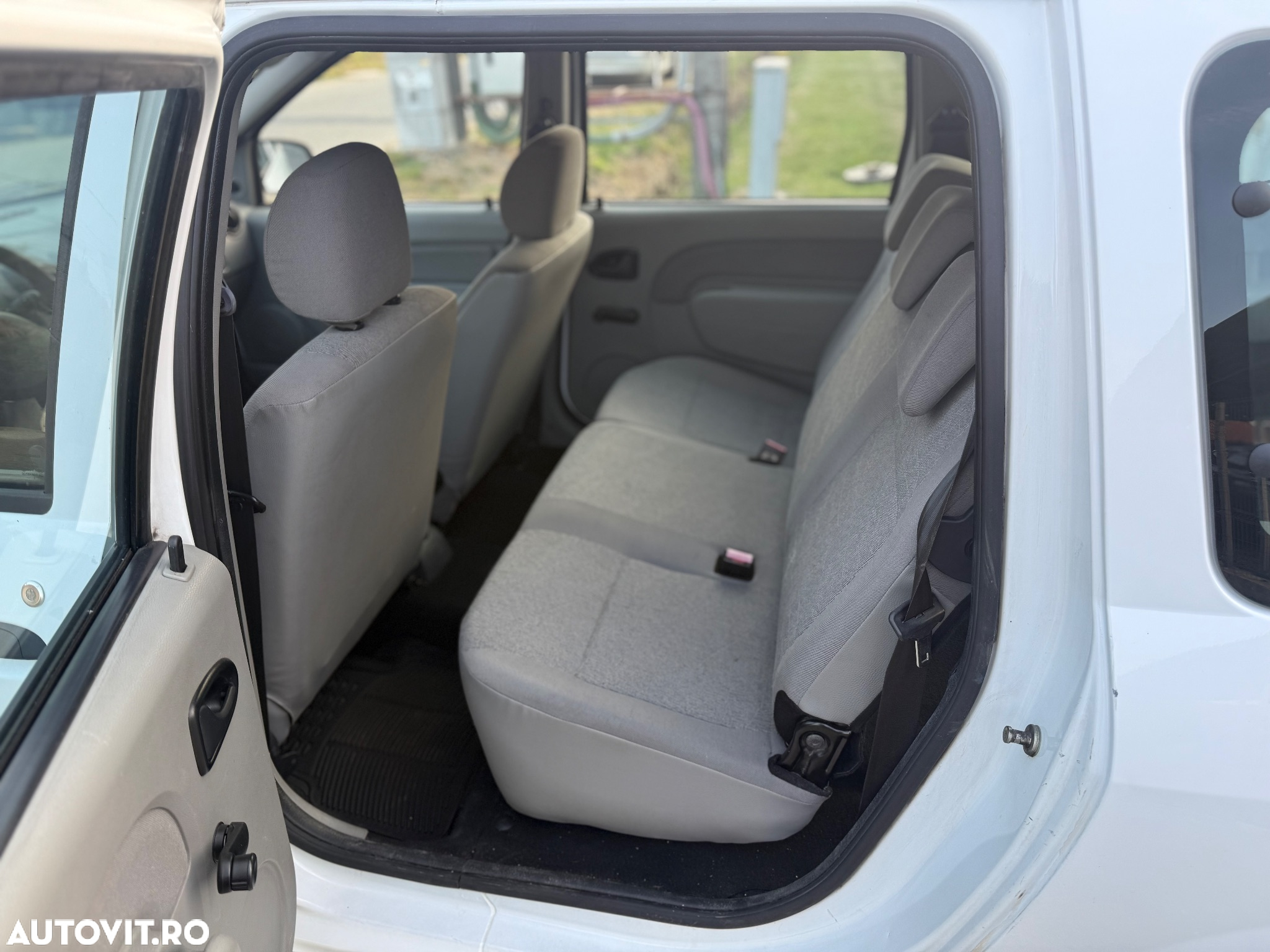 Dacia Logan MCV 1.6 Ambiance - 6