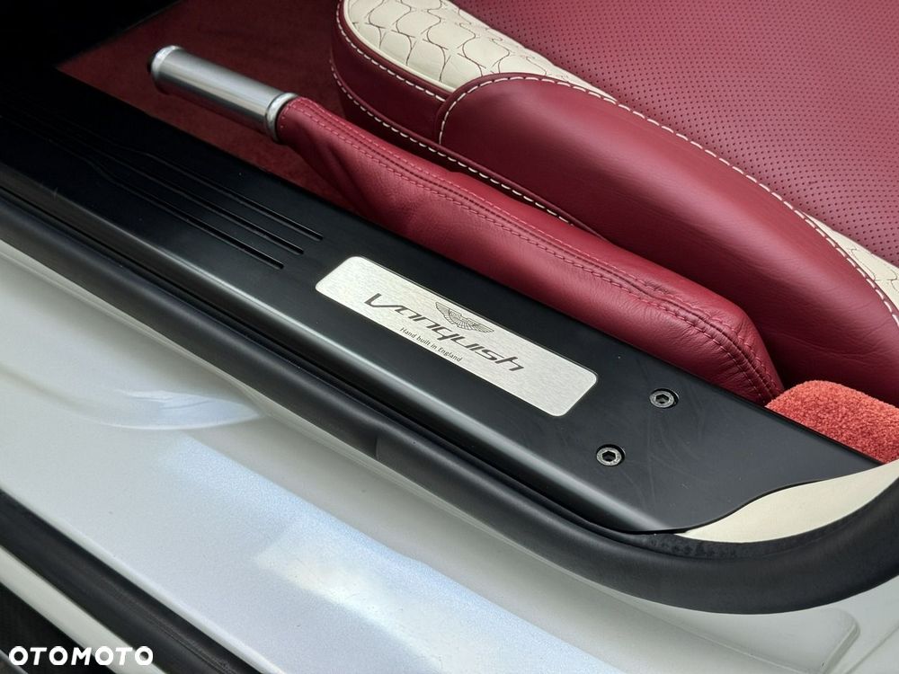 Aston Martin Vanquish - 26
