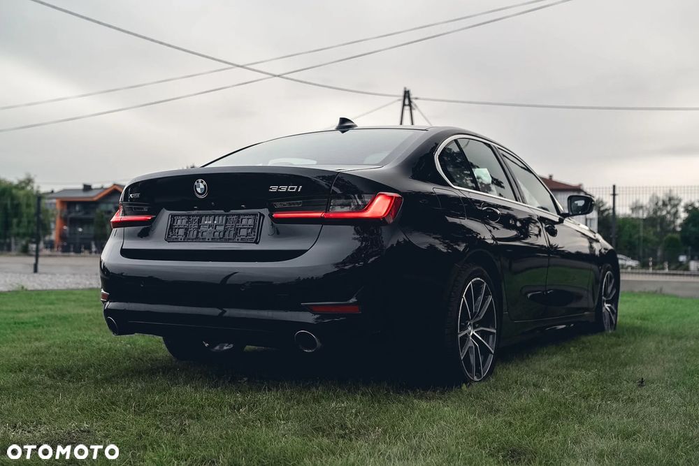 BMW Seria 3 330i xDrive Sport Line - 8
