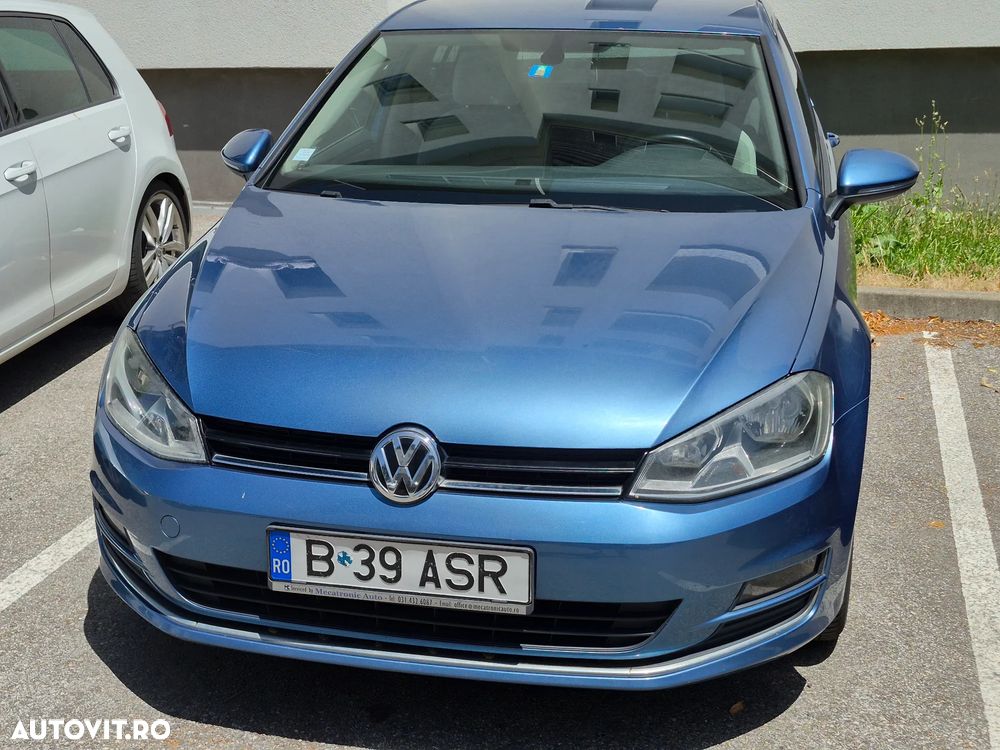 Volkswagen Golf - 1