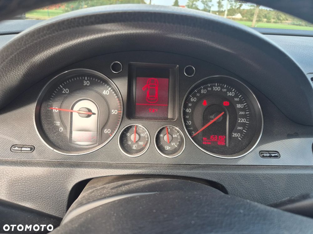 Volkswagen Passat 2.0 TDI Comfortline - 9