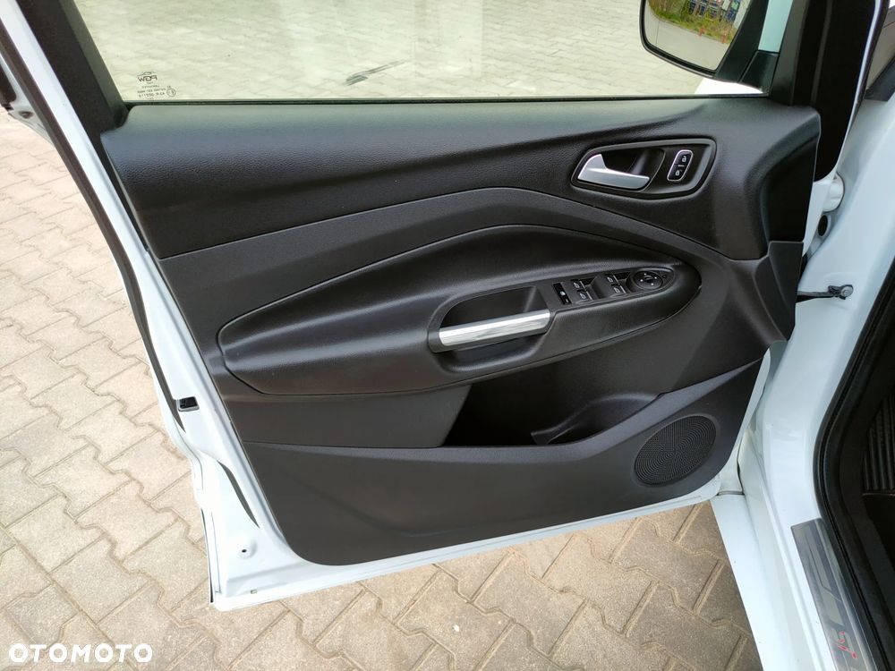 Ford Kuga 2.0 TDCi 4x4 ST-Line - 29