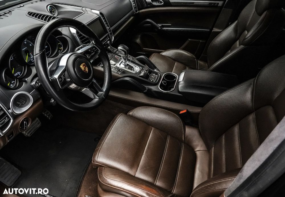 Porsche Cayenne - 12