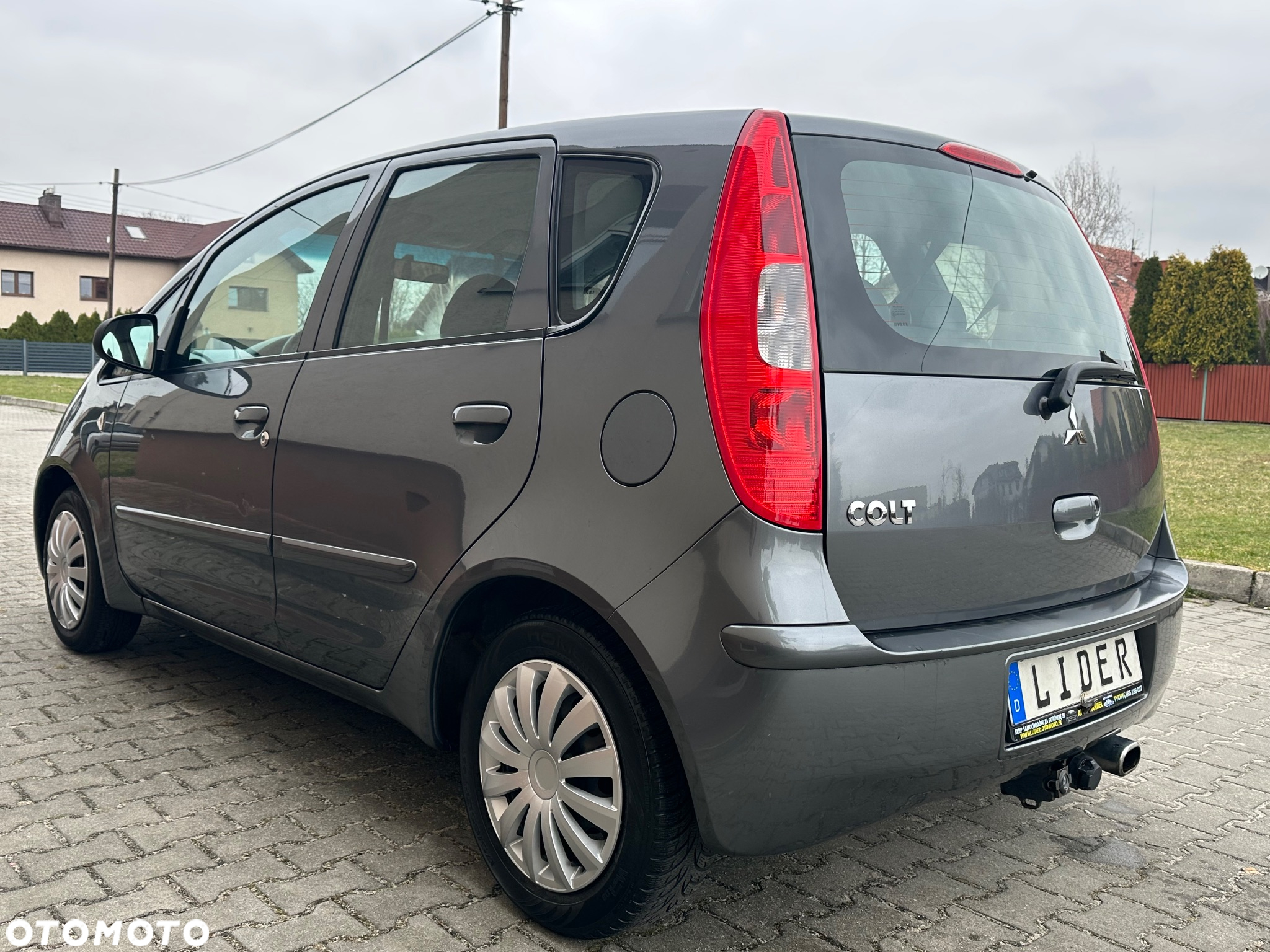 Mitsubishi Colt - 3
