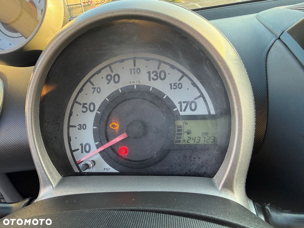 Peugeot 107 1.0 Trendy - 16