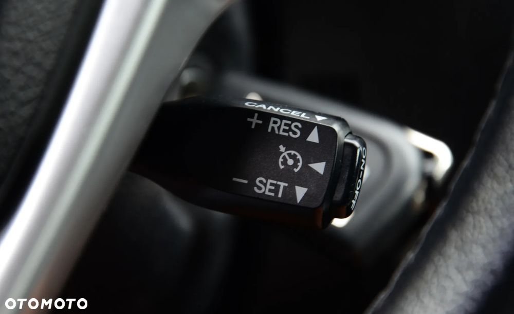 Toyota Avensis 2.0 D-4D - 22