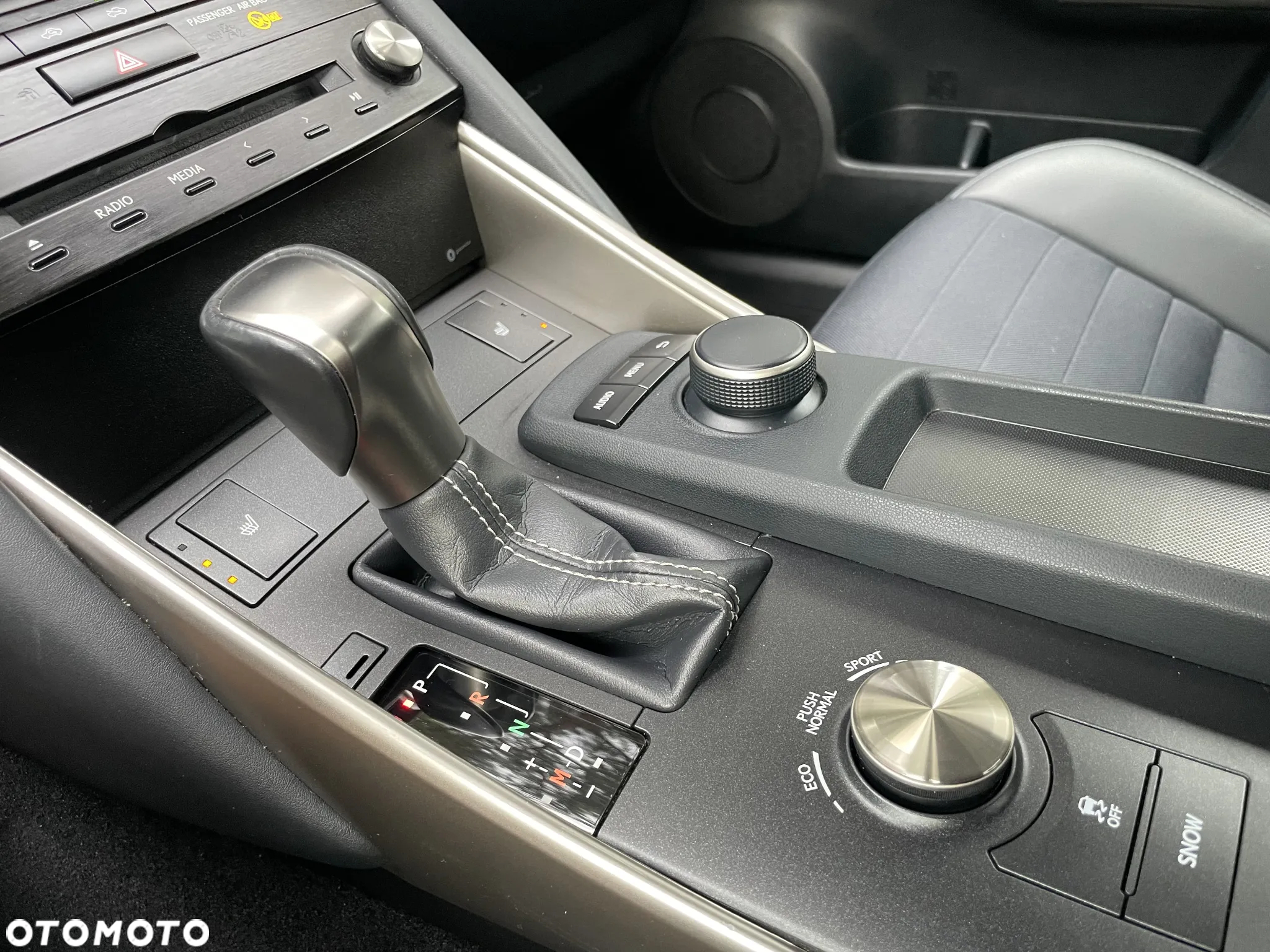 Lexus IS 200t Elegance - 13