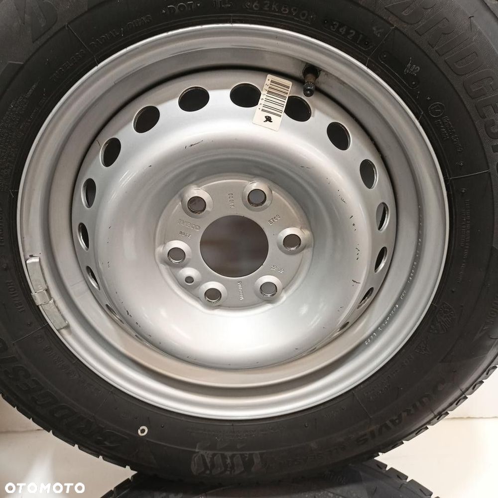 FELGI 6x125 16 IVECO DAILY 4szt (KF4512) - 2