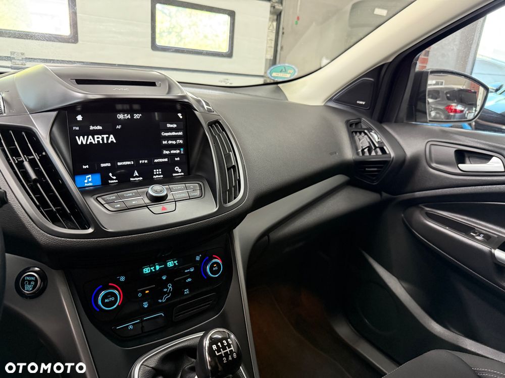Ford Kuga 1.5 EcoBoost 2x4 Titanium - 19