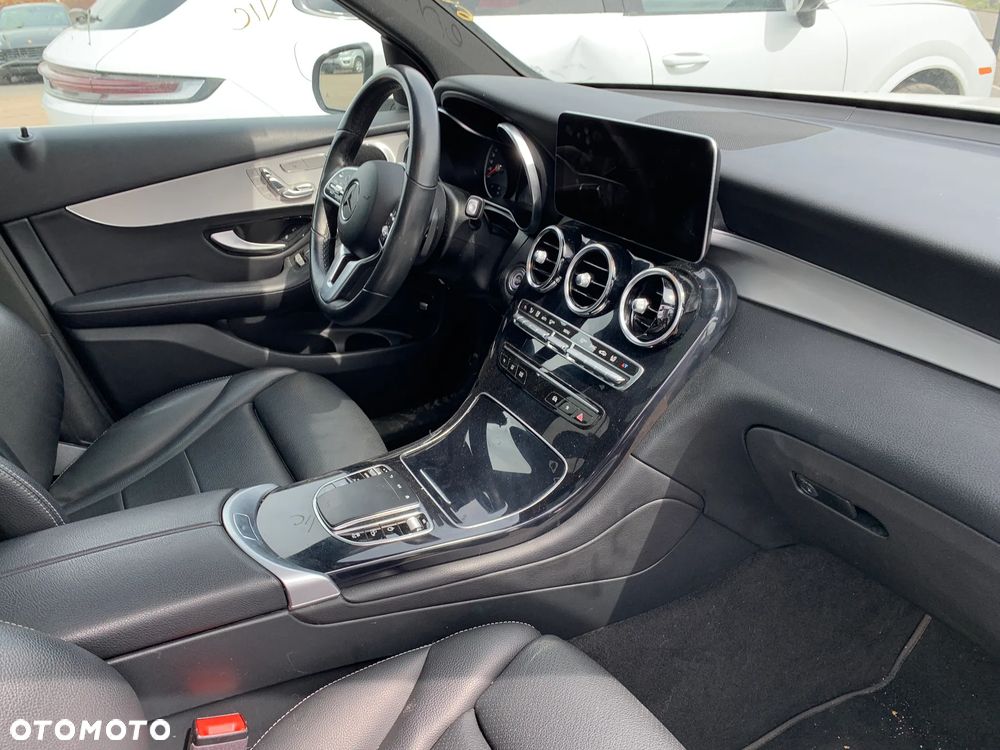 Mercedes-Benz GLC 300 4Matic 9G-TRONIC Edition Avantgarde - 10
