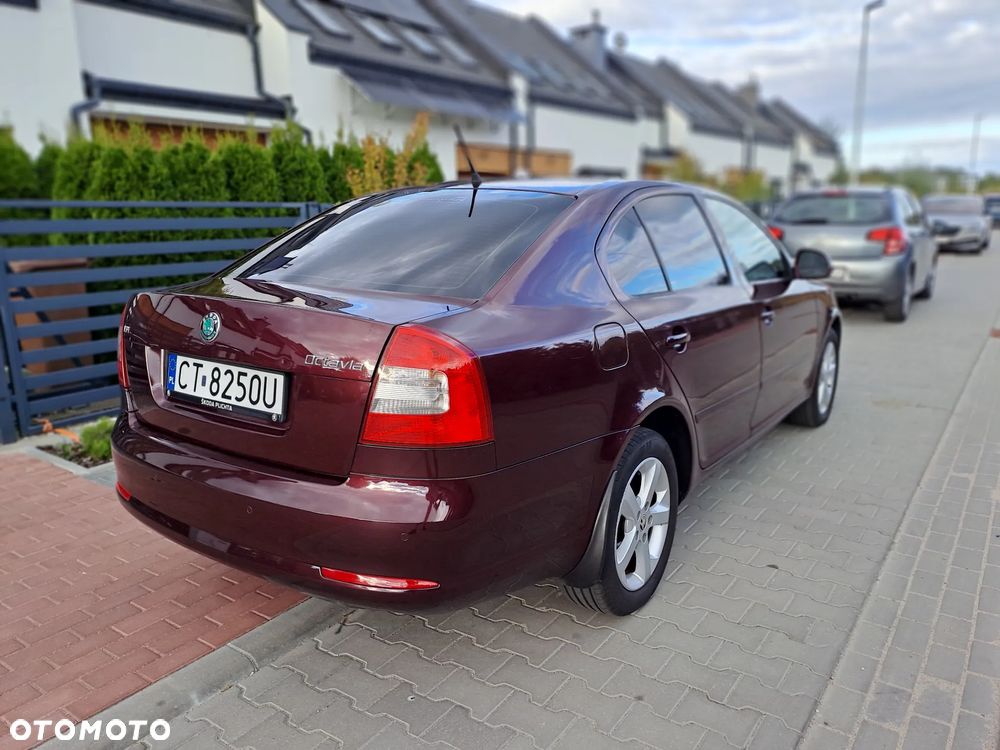 Skoda Octavia 1.6 Ambition - 14