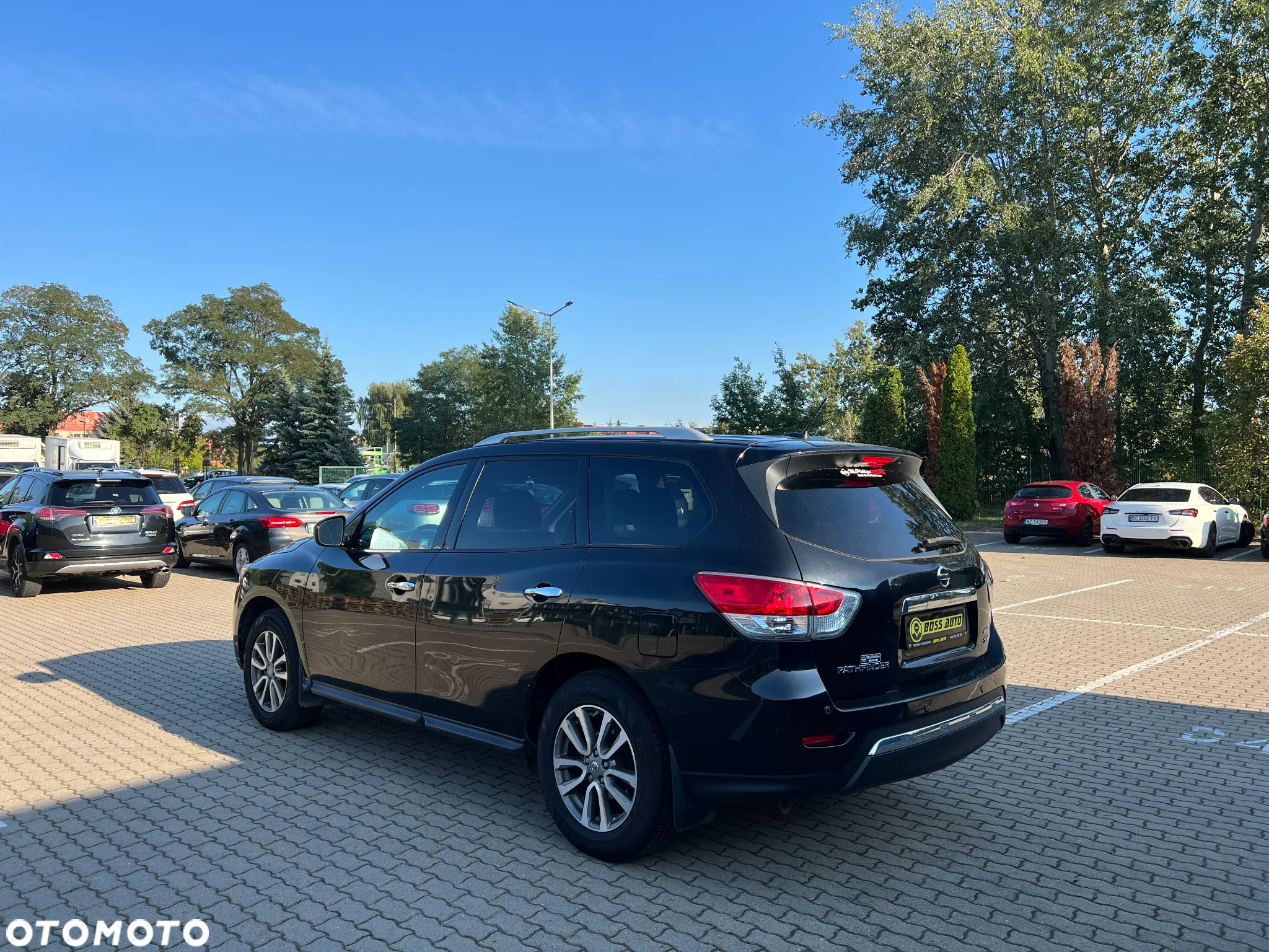 Nissan Pathfinder 3.0 D V6 LE EU5 - 6