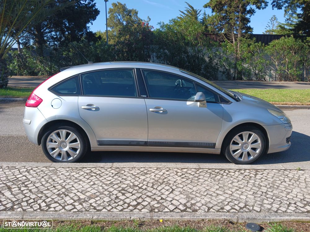 Citroën C4 1.6 HDi 110 Exclusive - 4