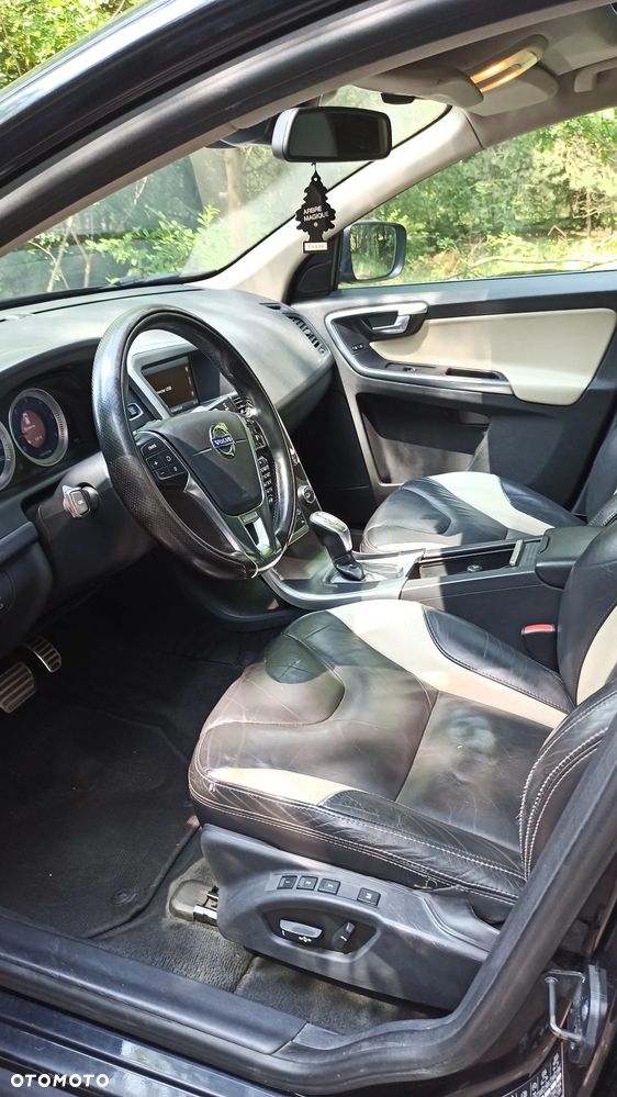 Volvo XC 60 D5 AWD Kinetic - 4