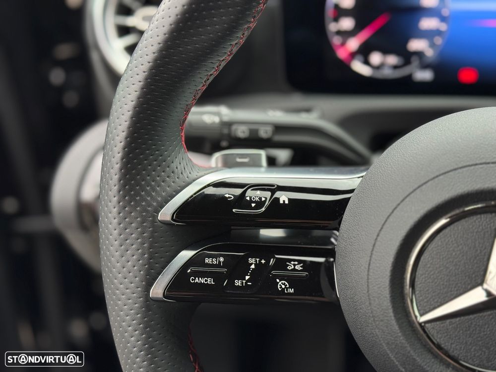 Mercedes-Benz A 180 7G-DCT Advanced AMG Line - 12