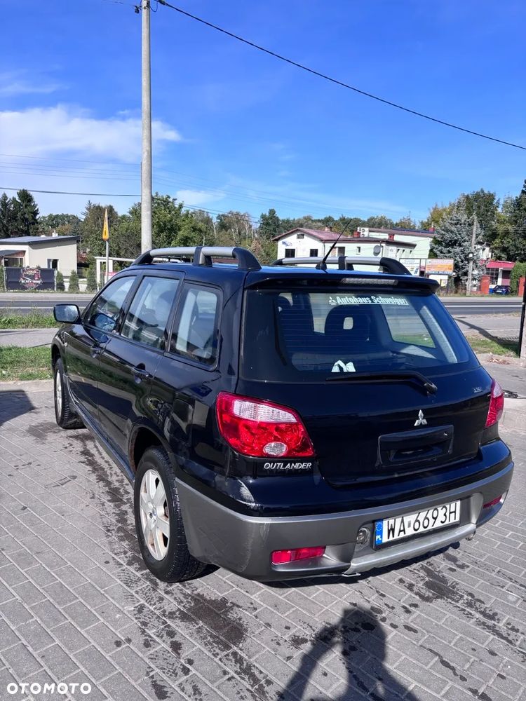Mitsubishi Outlander - 3