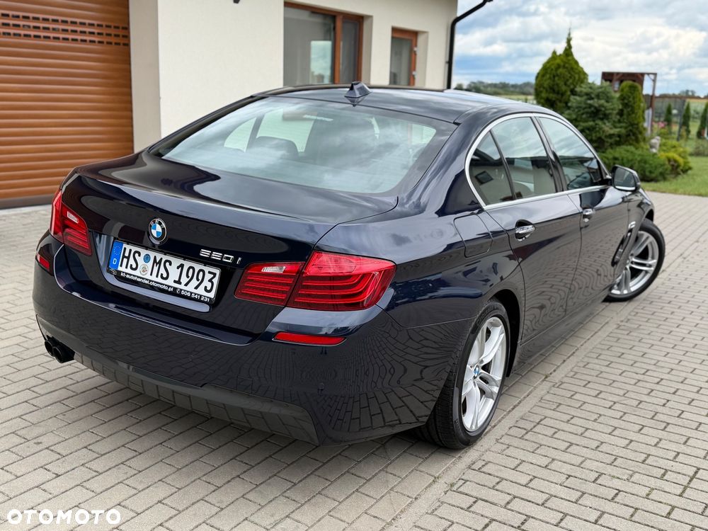 BMW Seria 5 520i Sport-Aut - 33