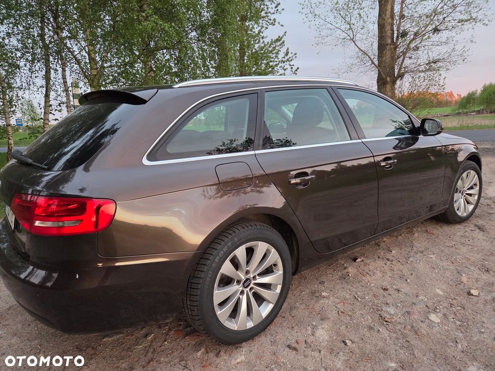 Audi A4 Avant 2.0 TDI - 10