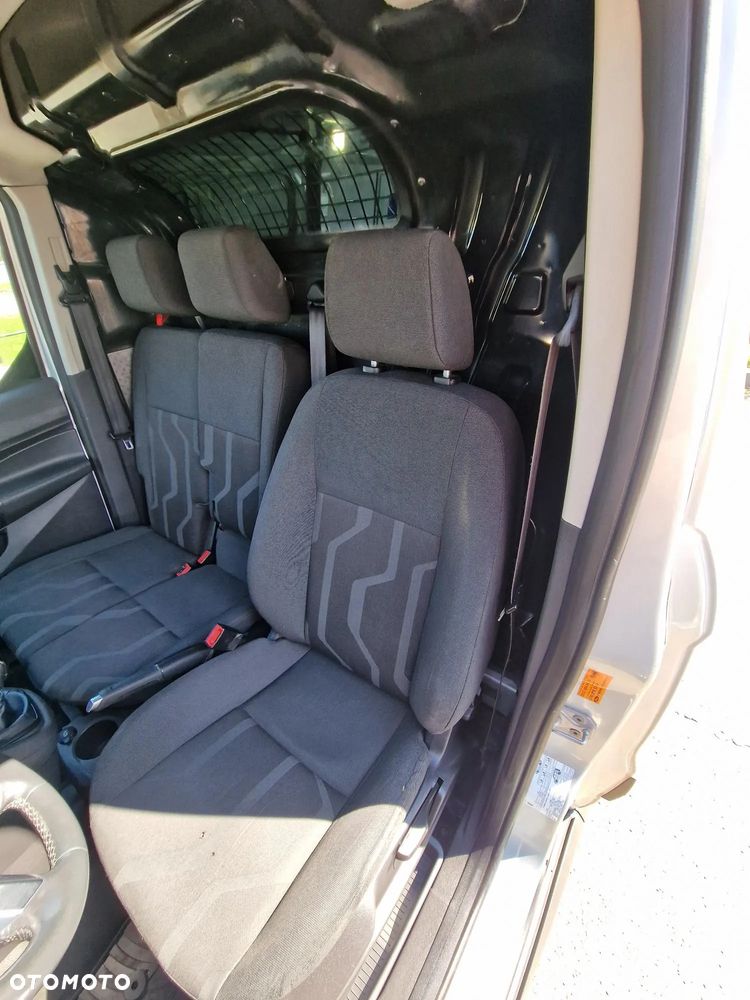 Ford Transit Connect - 13