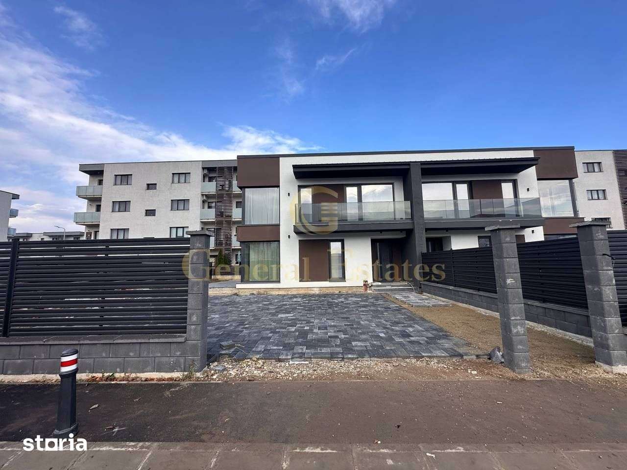 Duplexuri moderne într-o zonă în plină dezvoltare - Imagine principală: 3/20