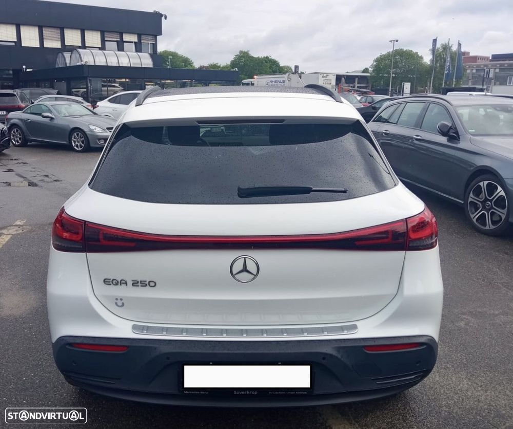 Mercedes-Benz EQA 250 - 13