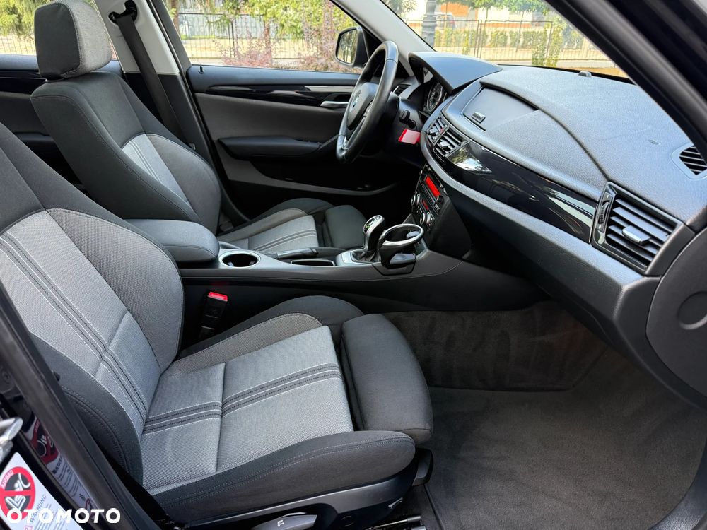 BMW X1 xDrive18d Sport Line - 16