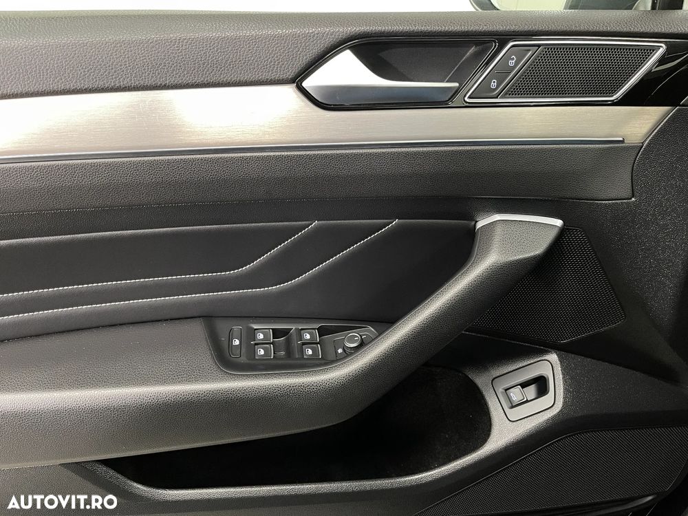 Volkswagen Passat 2.0 TDI DSG Highline - 23