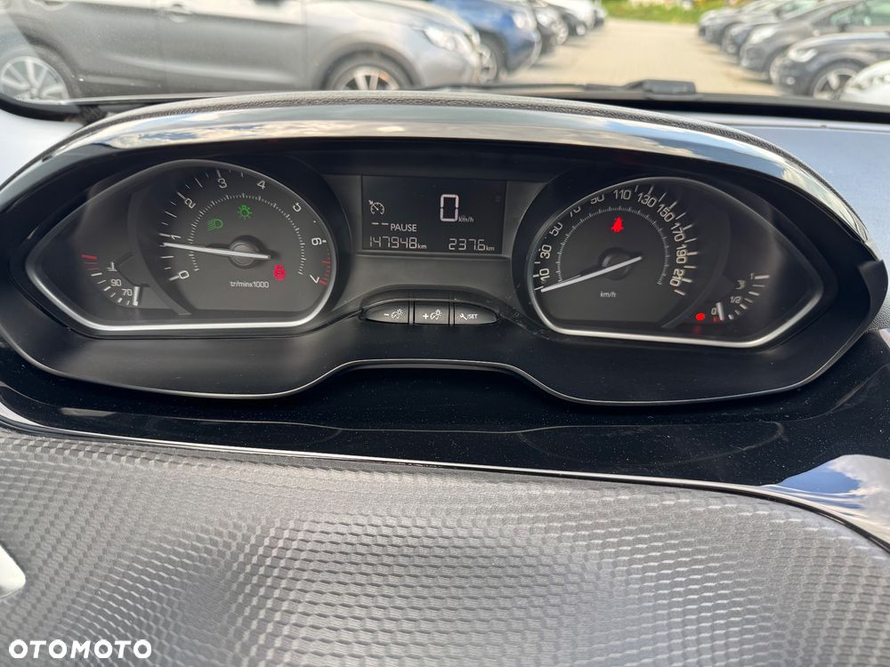 Peugeot 2008 1.2 Pure Tech Style - 21