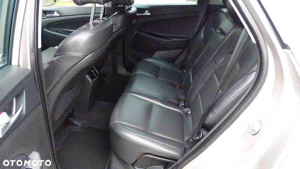 Hyundai Tucson 2.0 CRDI BlueDrive GO 2WD - 14