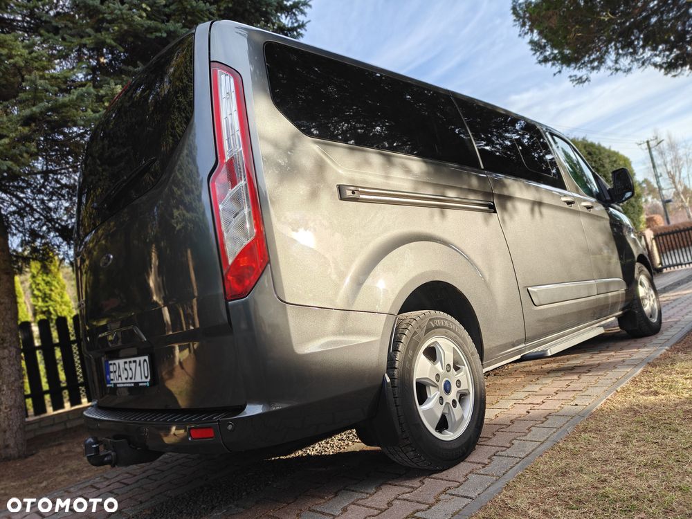 Ford Tourneo Custom - 27