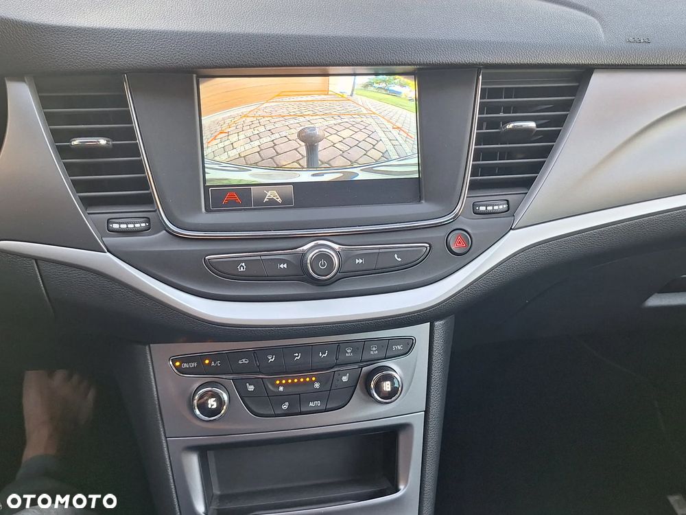 Opel Astra 1.4 Turbo 120 Jahre - 8