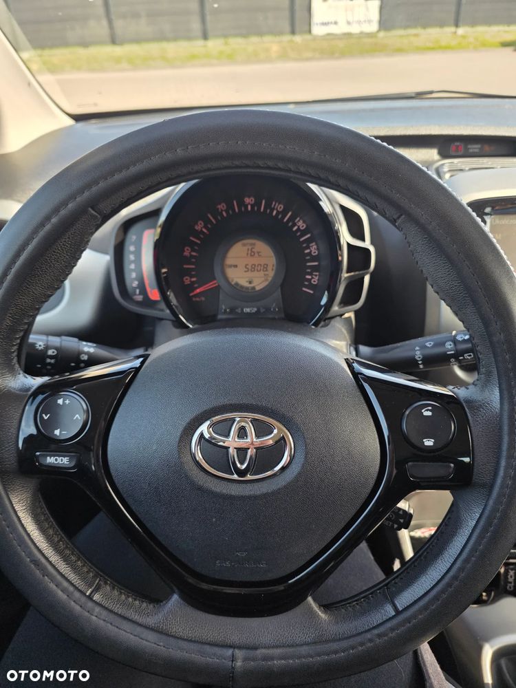 Toyota Aygo x-play - 14